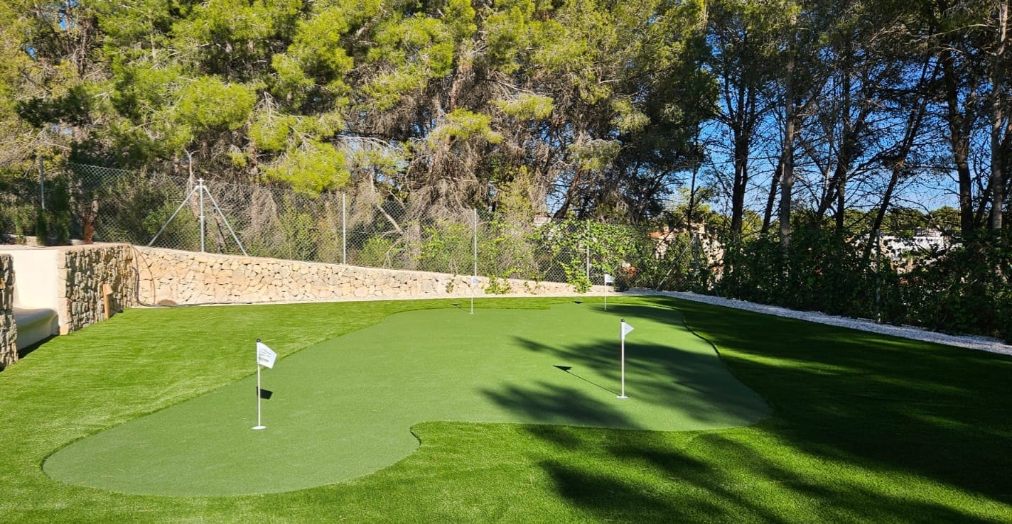 Backyard putting green artificial grass Costa Blanca