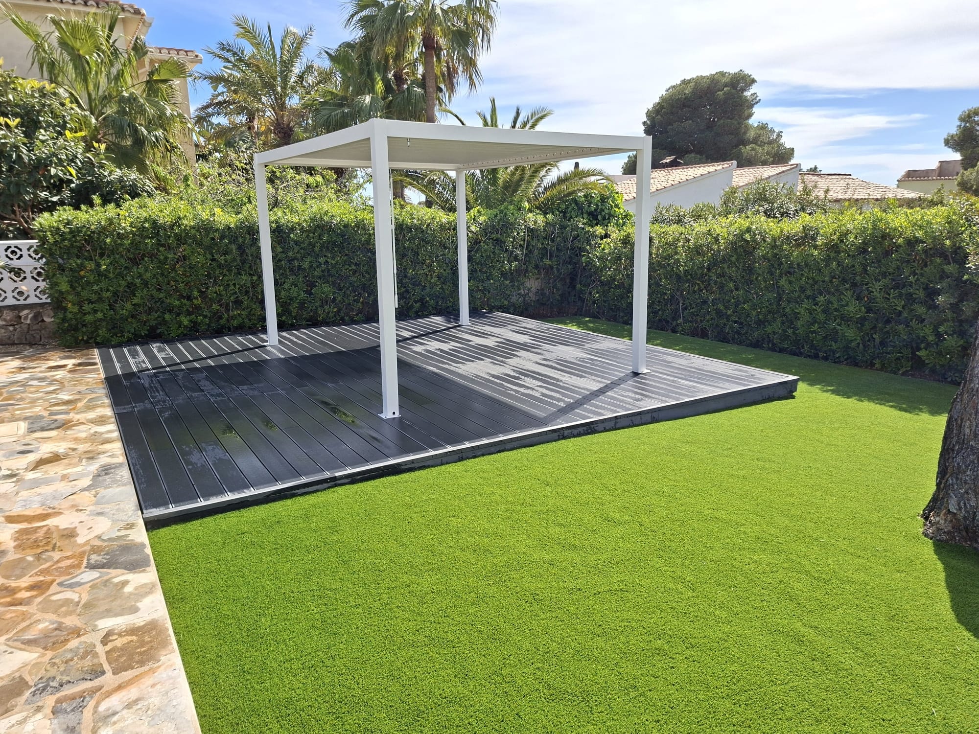 Garden with pergola and artificial grass Costa Blanca