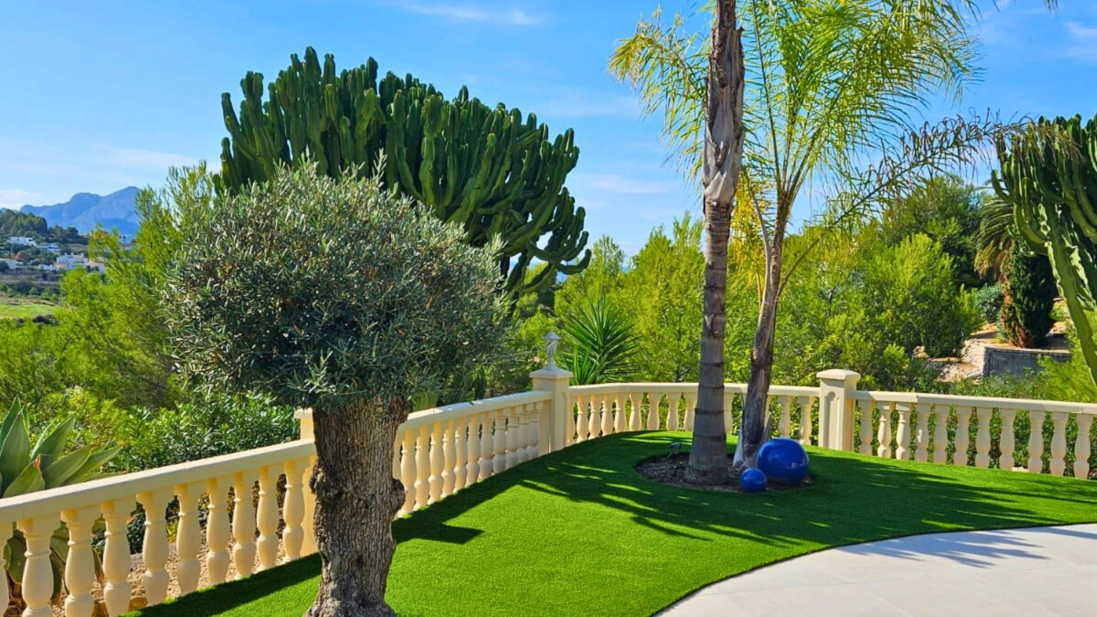 Luxury garden with artificial grass balustrade and sea views Costa Blanca
